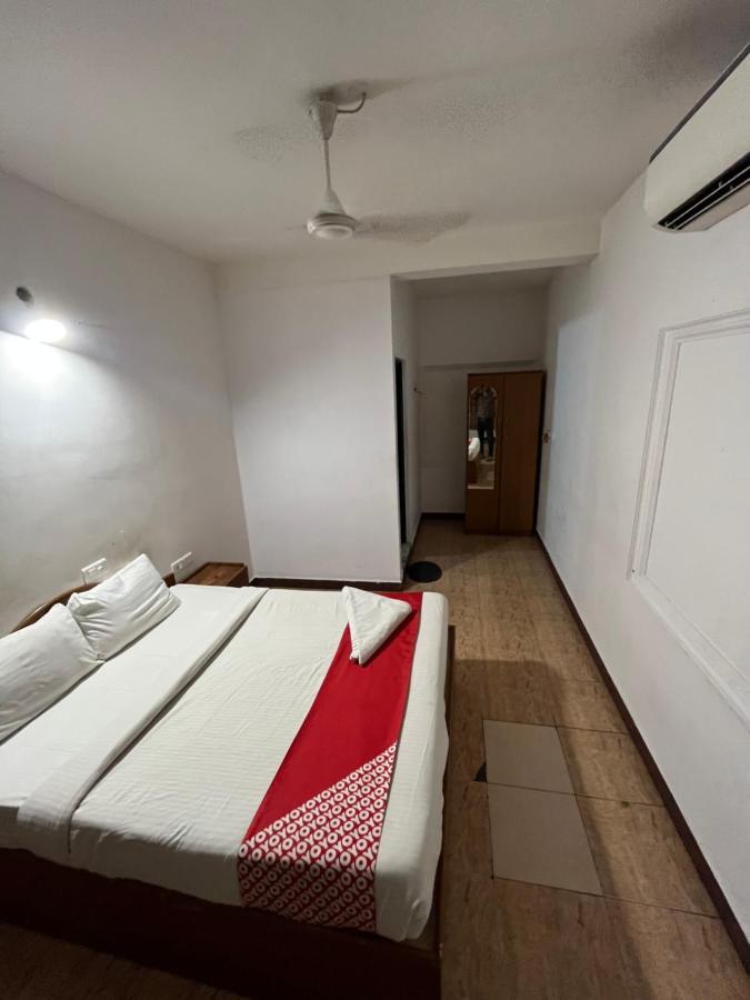 Tower 21 Regency Hotel Kochi Esterno foto