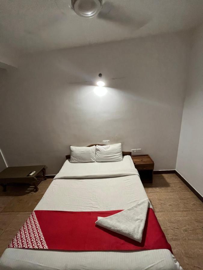 Tower 21 Regency Hotel Kochi Esterno foto